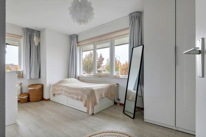 Photo 37 of Limesstraat 10