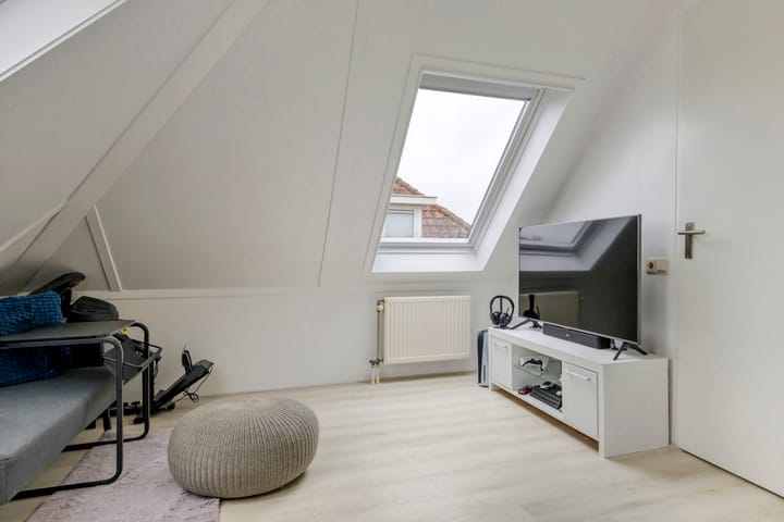 Photo 45 of Limesstraat 10