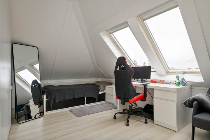 Photo 46 of Limesstraat 10