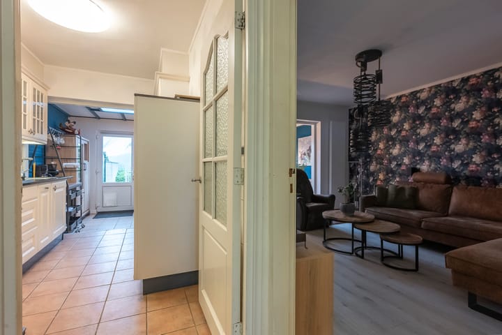 Photo 3 of Parallelweg 16-A