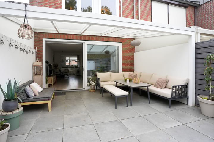 Foto 28 van Burgemeester Van Laarstraat 13