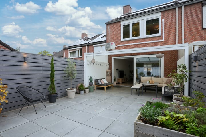 Foto 32 van Burgemeester Van Laarstraat 13