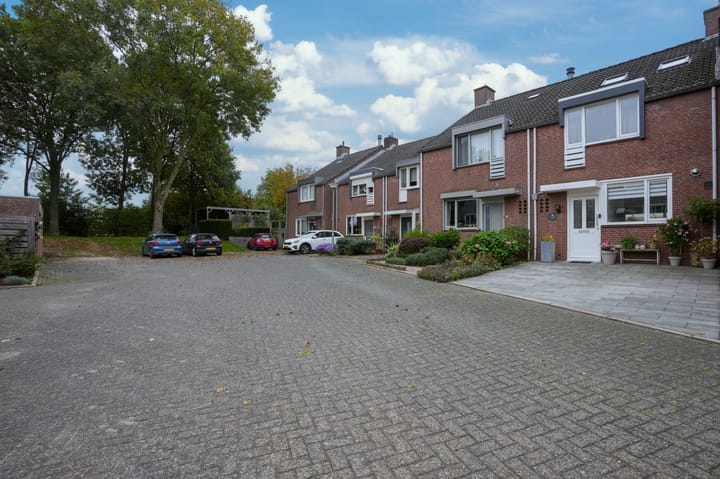 Foto 38 van Burgemeester Van Laarstraat 13