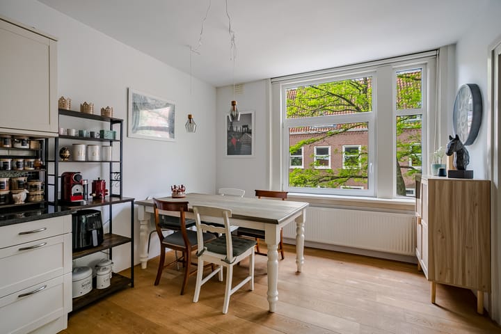 Photo 15 of Van Rensselaerstraat 37-2