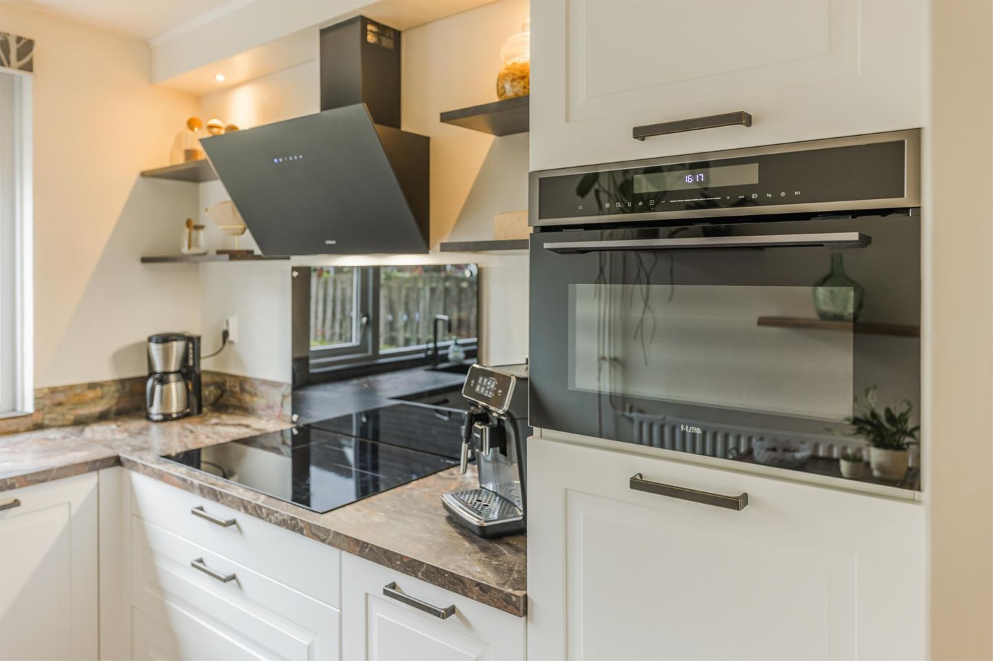 Photo 14 of Geertruidenbergpad 17