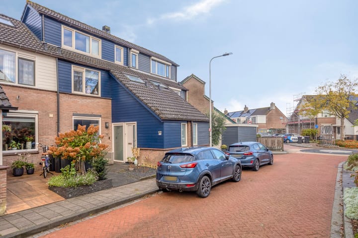 Jhr Mr A F de Savornin Lohmanstraat 88