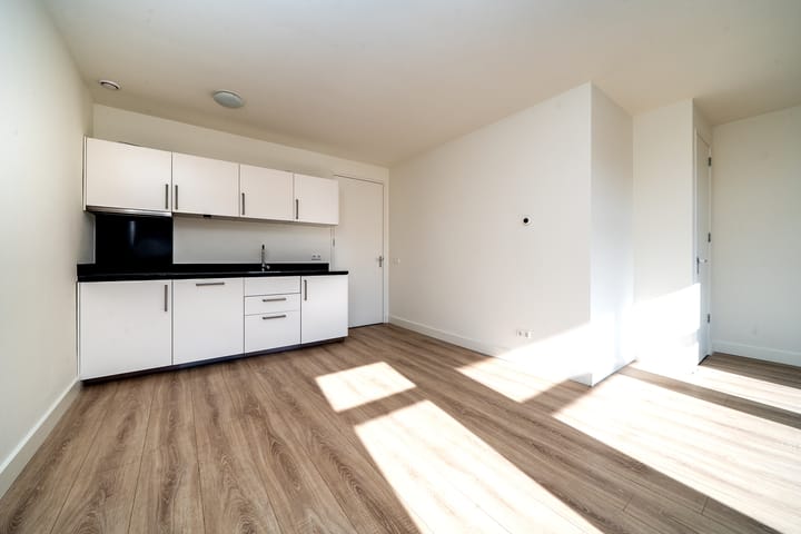 Foto 7 van Mathenesserweg 127-A03