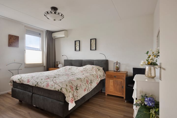 Photo 15 of Gorlooplaan 8