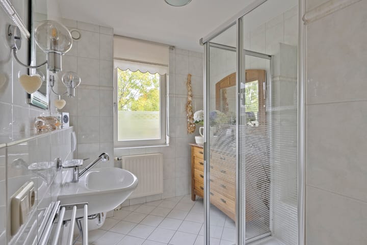 Photo 18 of Gorlooplaan 8