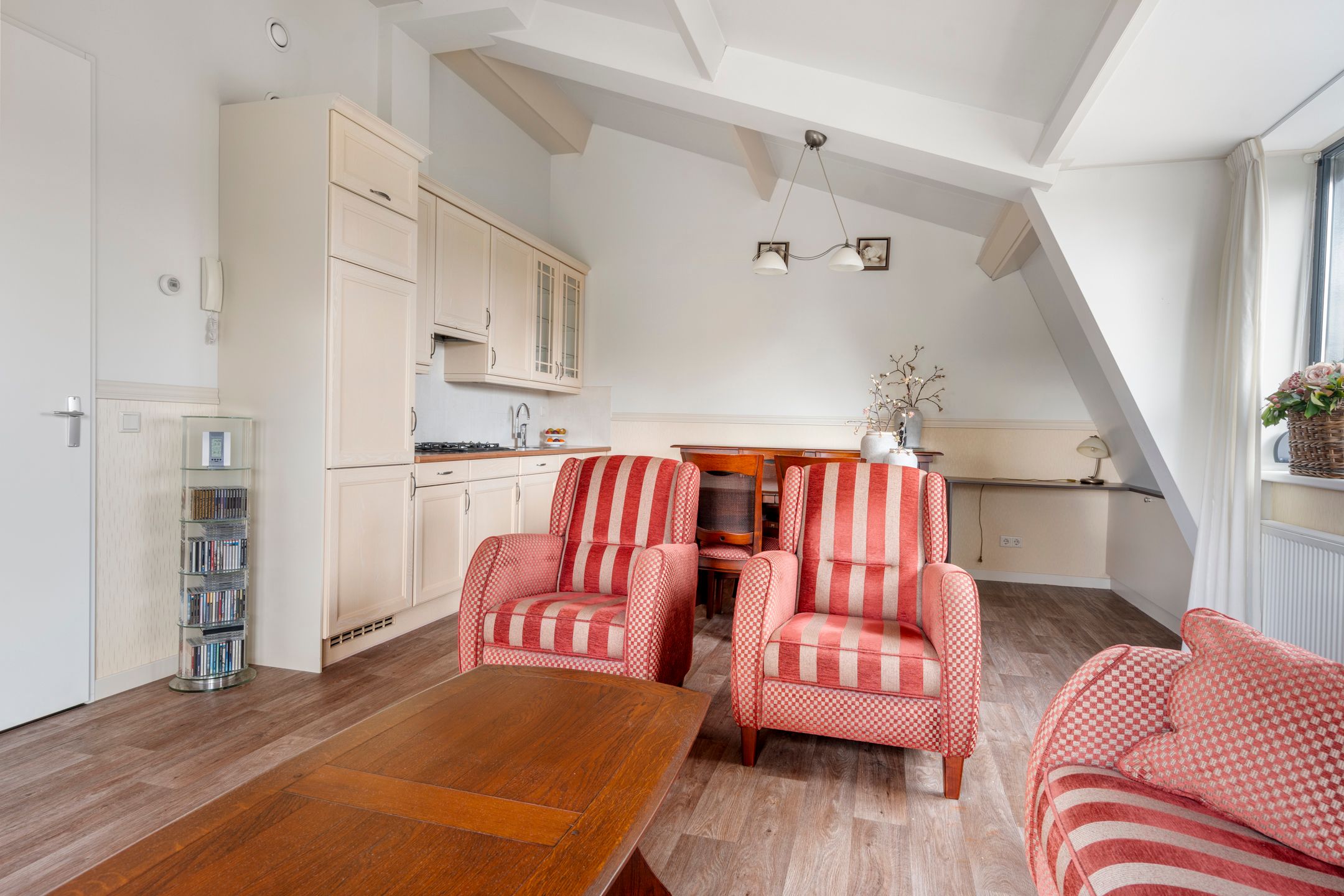 Foto 12 van Hoofdweg 71-B