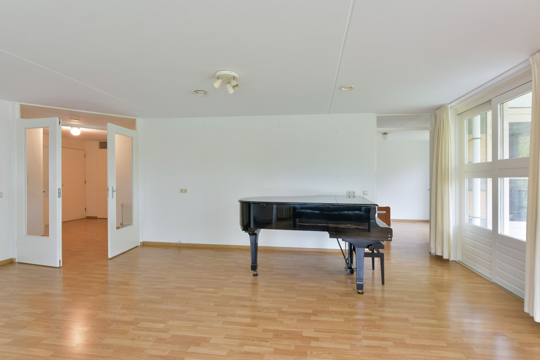 Photo 6 of Kamerlingh Onneslaan 135-D