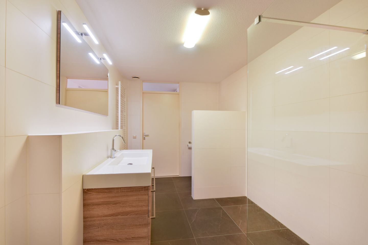 Photo 14 of Kamerlingh Onneslaan 135-D