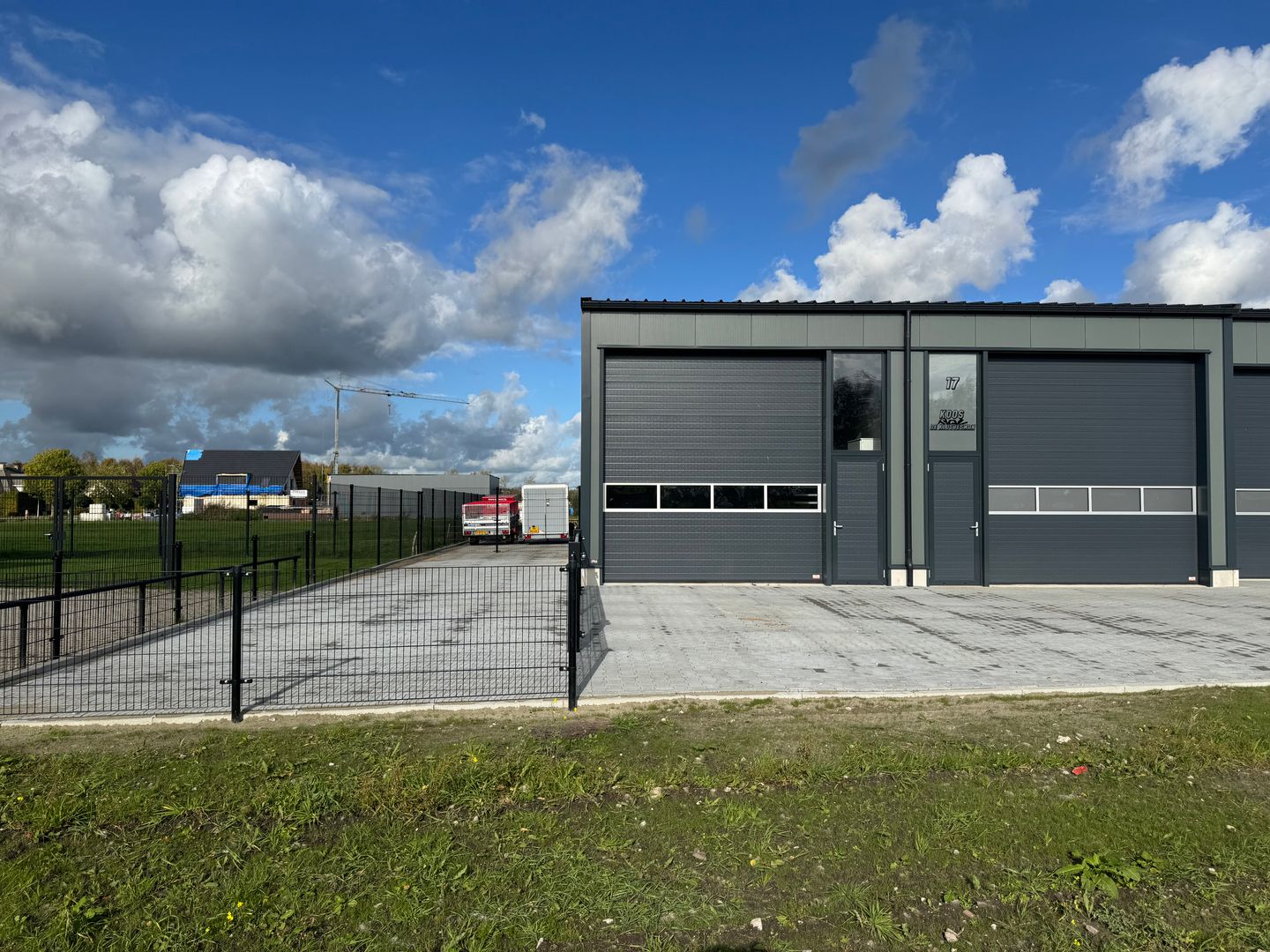 View photo 2 of Tolbaas 29-A18