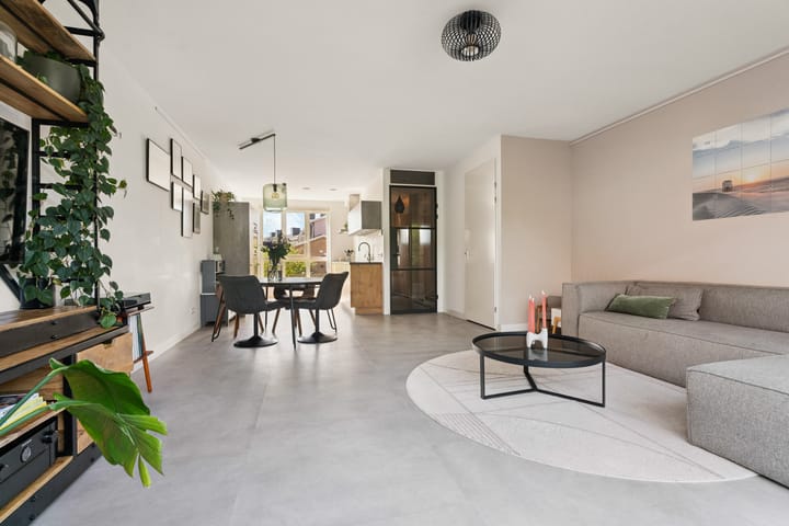 Foto 13 van Weurtseweg 252