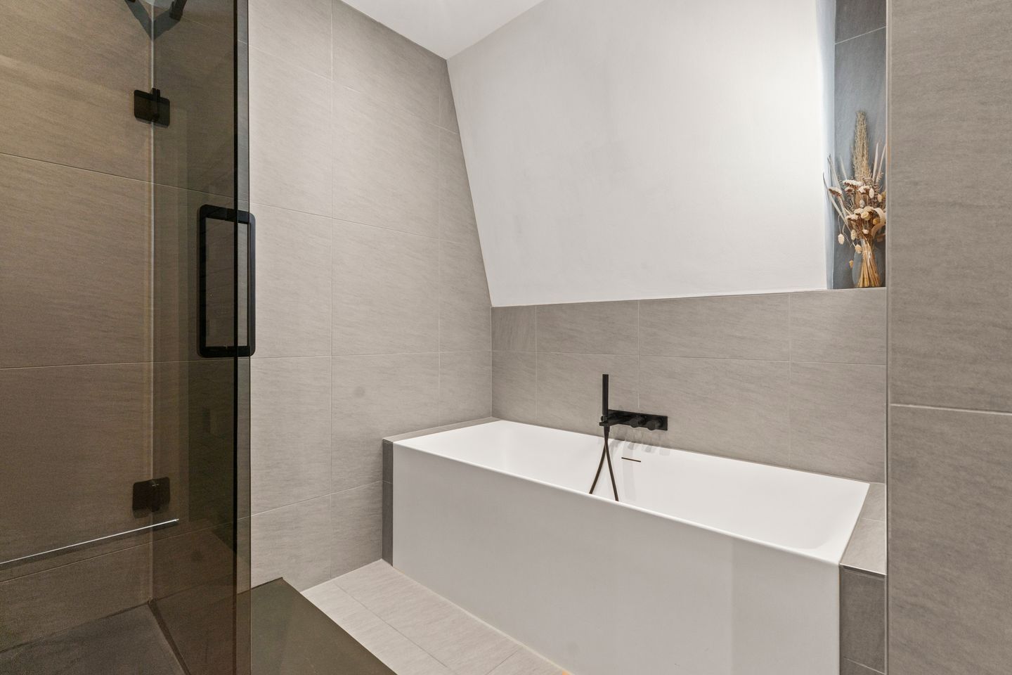 Foto 34 van Weurtseweg 252