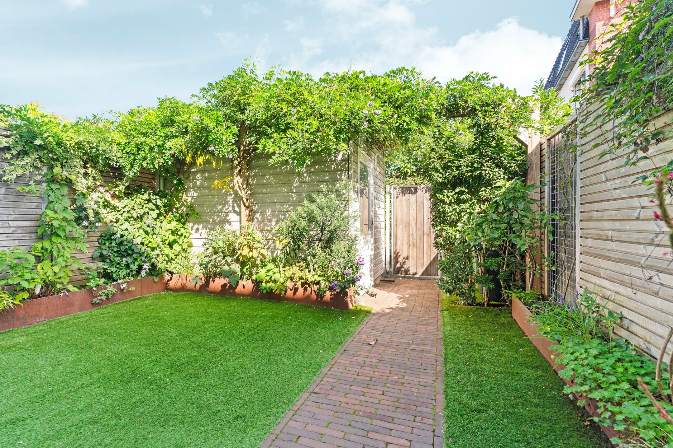 Foto 36 van Weurtseweg 252