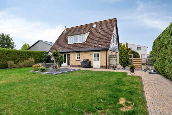 Photo 79 of Het Helmhout 53