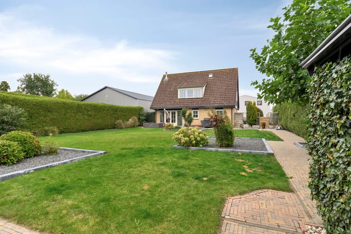 Photo 82 of Het Helmhout 53