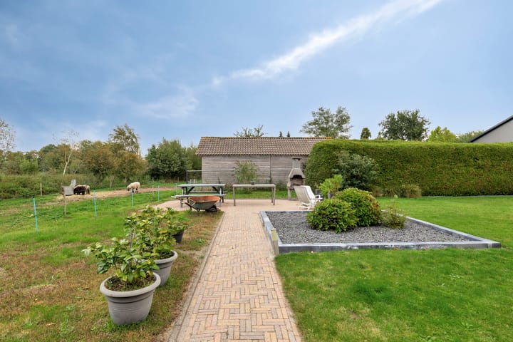 Photo 85 of Het Helmhout 53