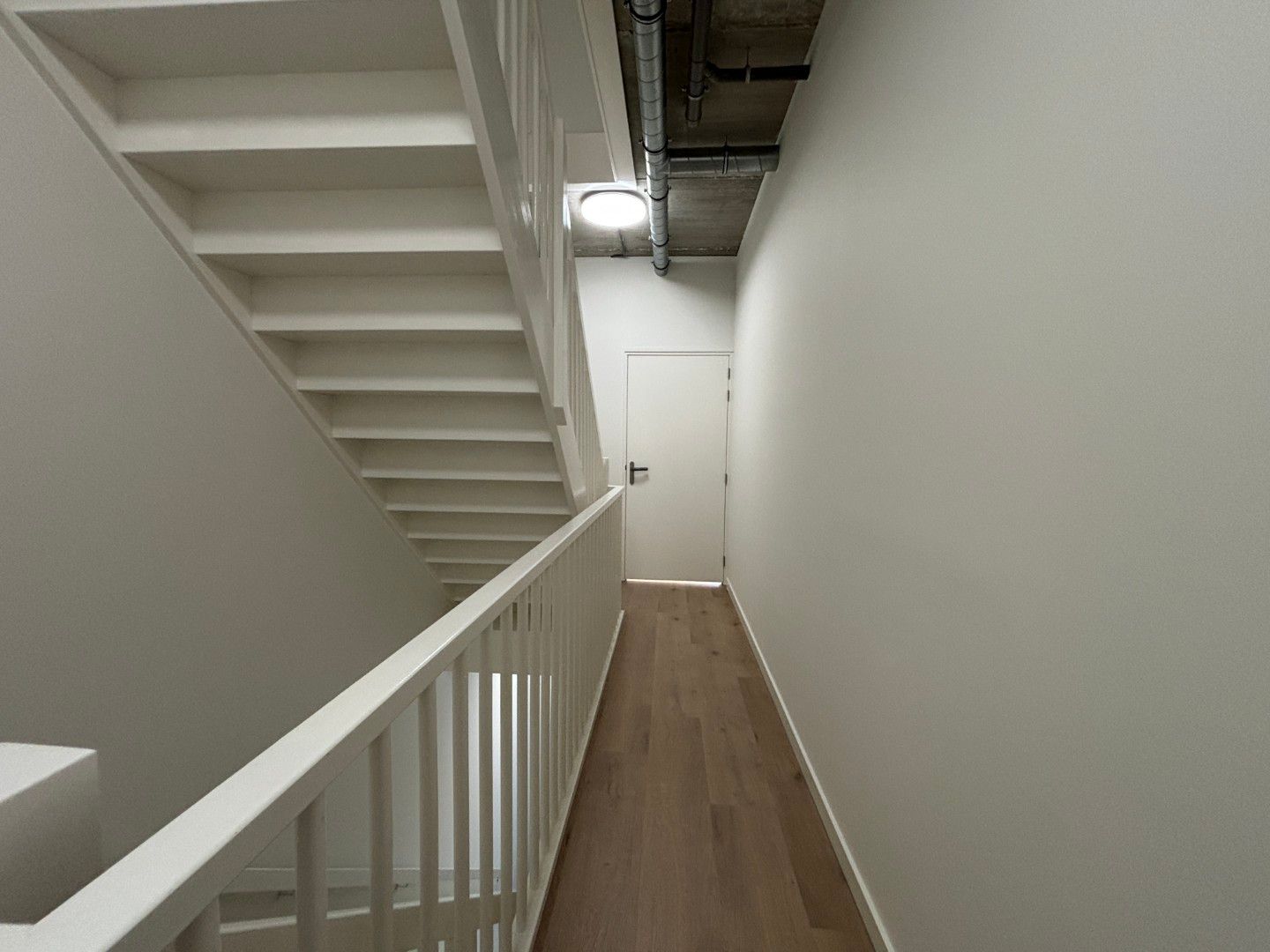 View photo 3 of Bestevaerstraat 65-D