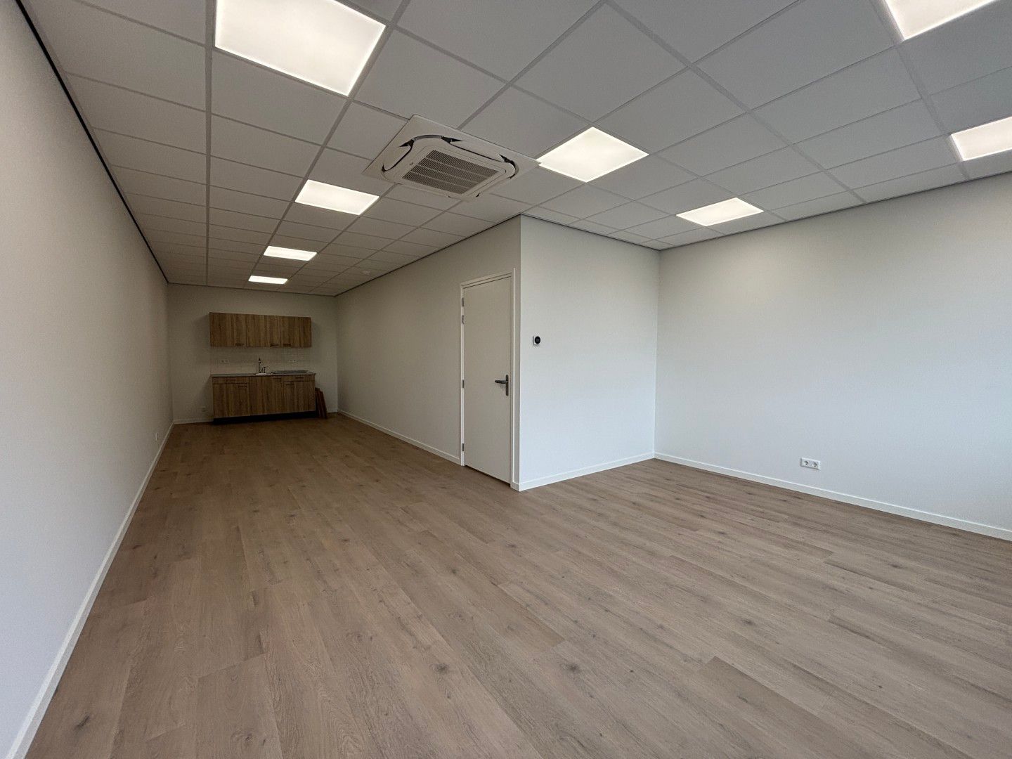 View photo 4 of Bestevaerstraat 65-D