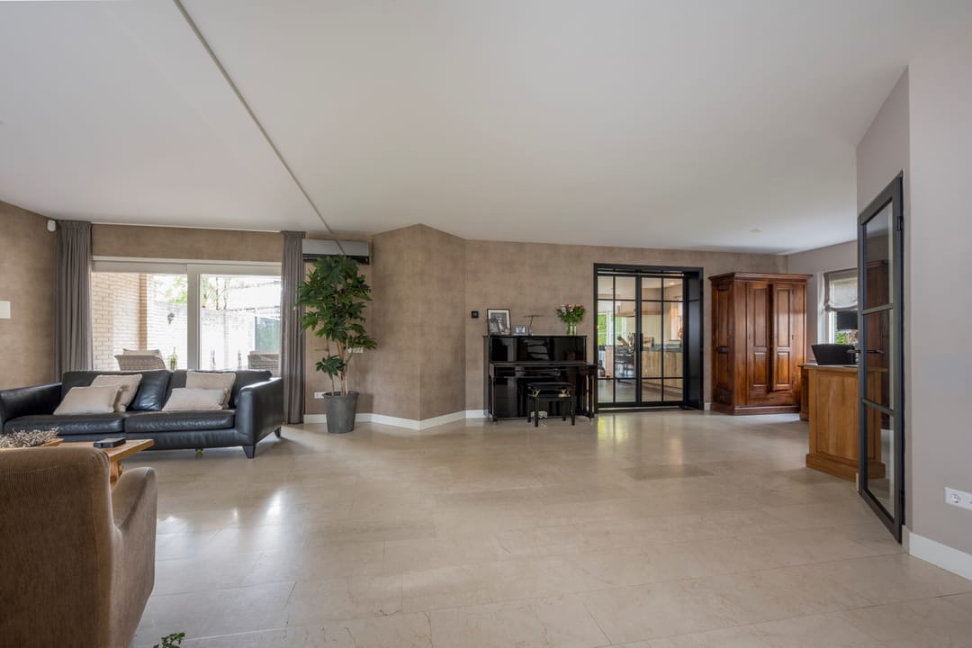 Foto 13 van De Ruijterlaan 20