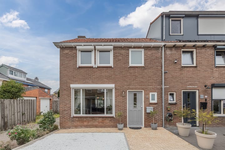 Foto 1 van Juliana van Stolbergstraat 18