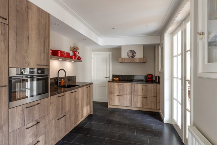 Photo 2 of Middenweg 13