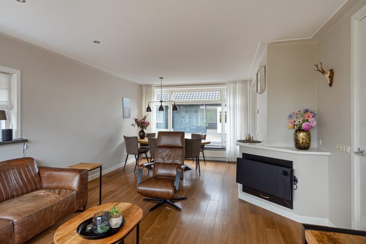 Photo 12 of Middenweg 13