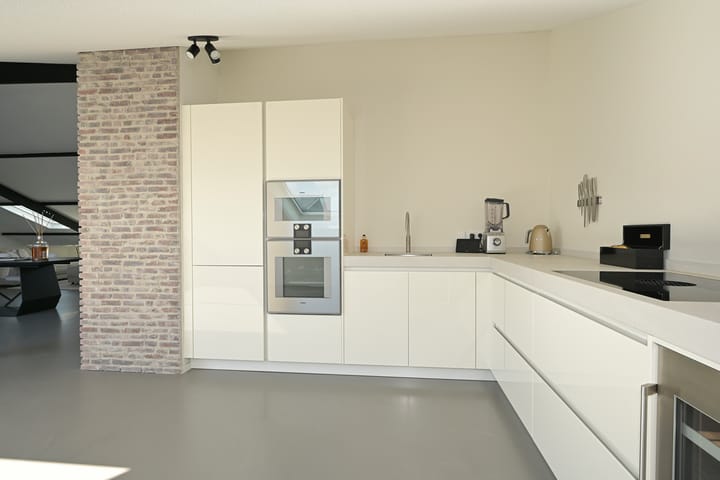 Photo 4 of Plesmanweg 541