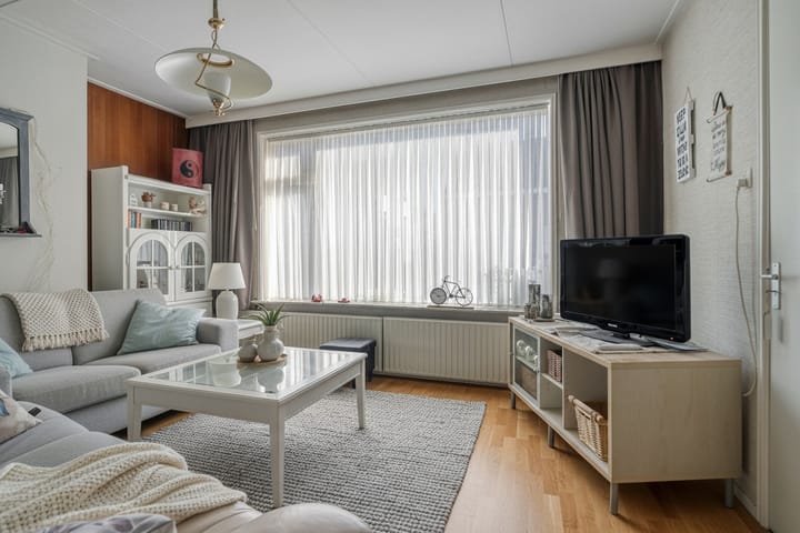 Photo 2 of Jacobus de Waalstraat 4-A