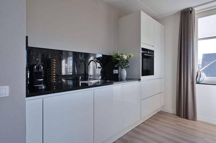 Foto 8 van Regenboog 16