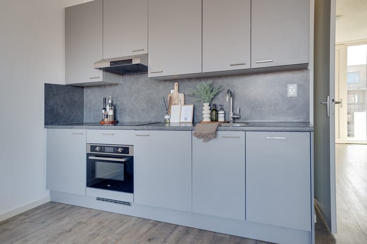 Foto 15 van San Marinostraat 57