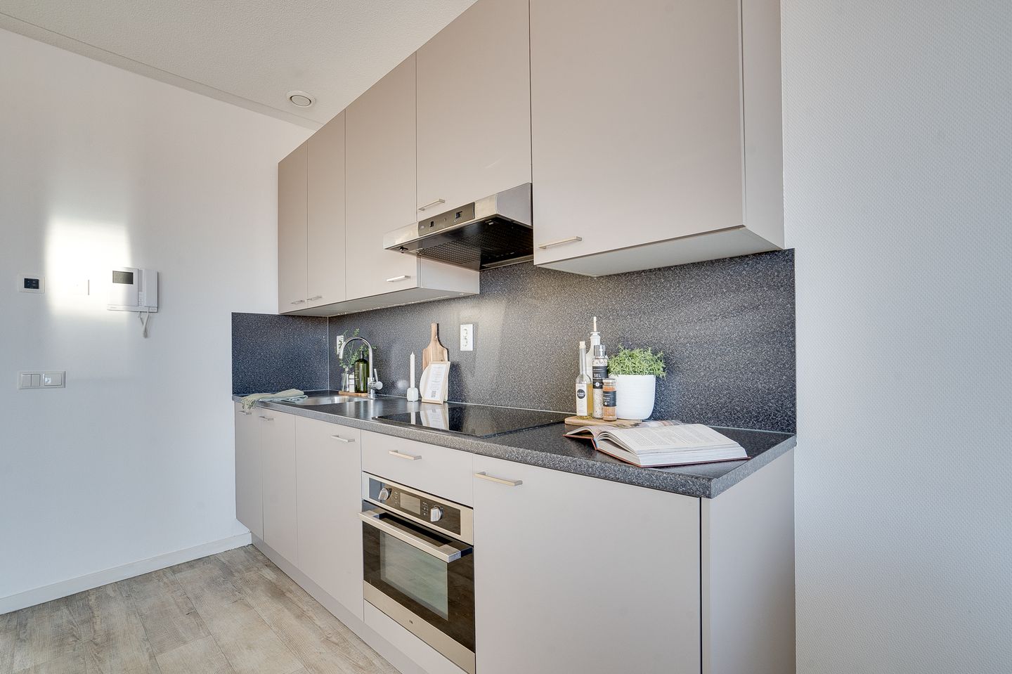 Foto 20 van San Marinostraat 39