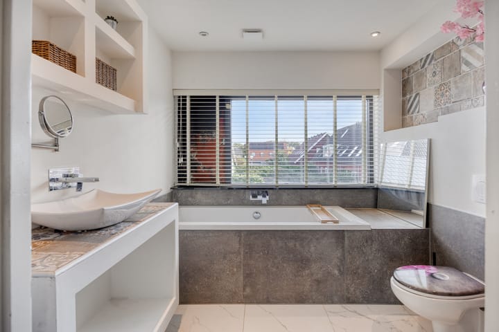 Photo 25 of De Omloop 10