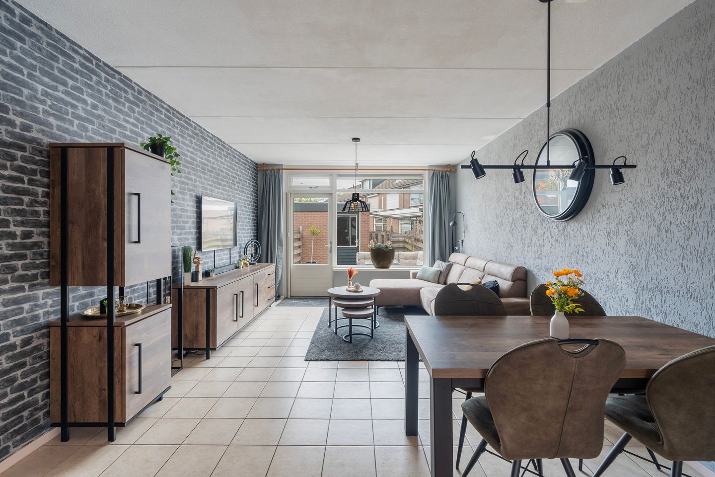 Foto 10 van Meeuwenlaan 11