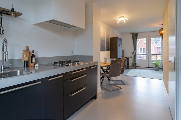 Foto 3 van Van Hogendorplaan 19