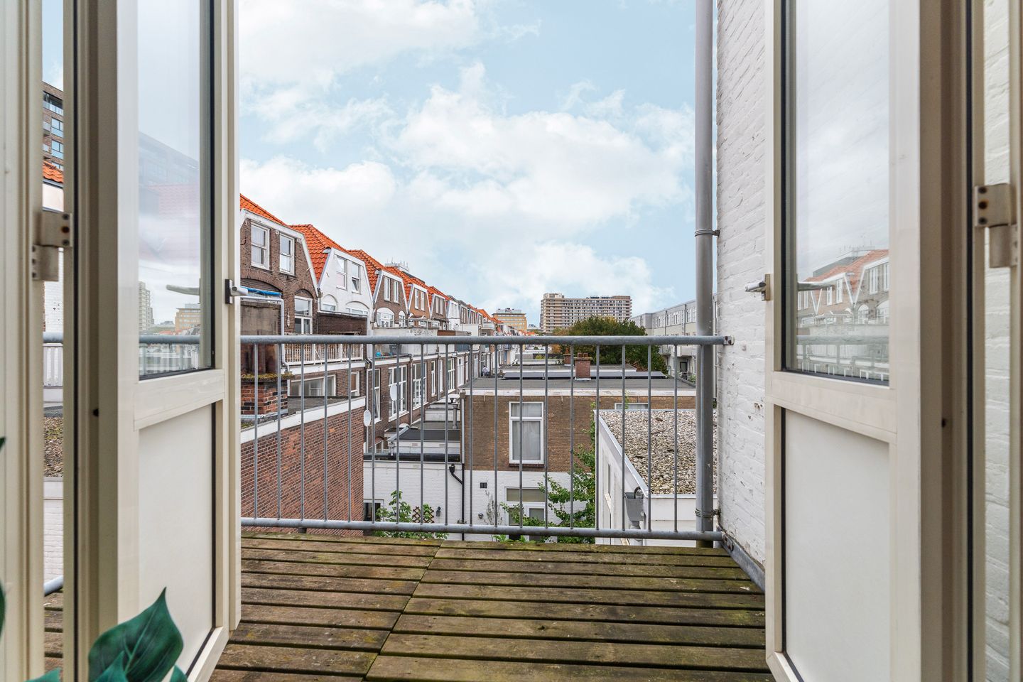 Photo 4 of Rozenburgstraat 4-A