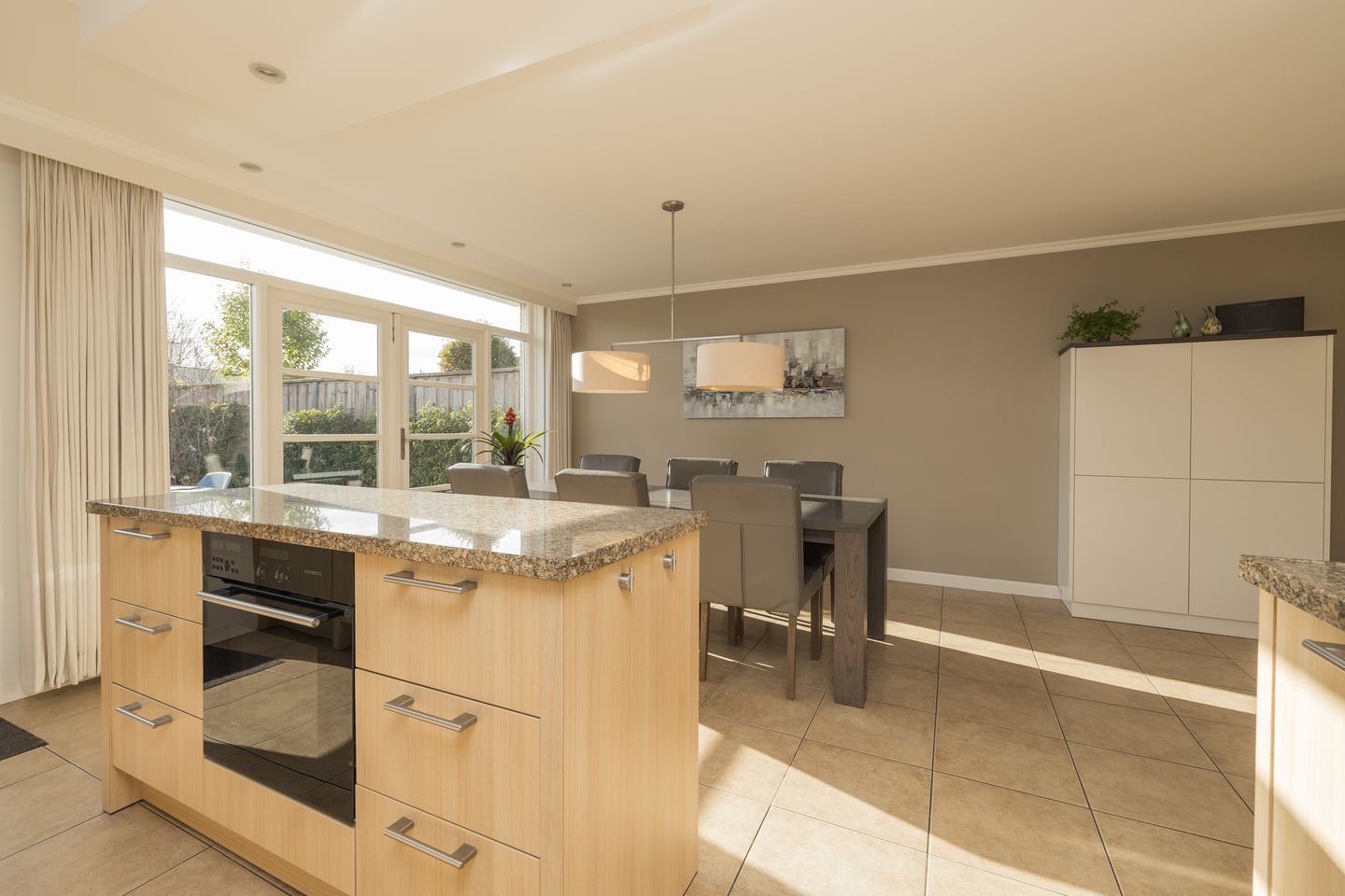 Foto 10 van Henriette Roland Holstlaan 11