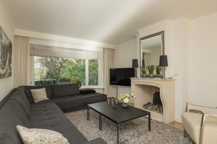 Photo 18 of Henriette Roland Holstlaan 11