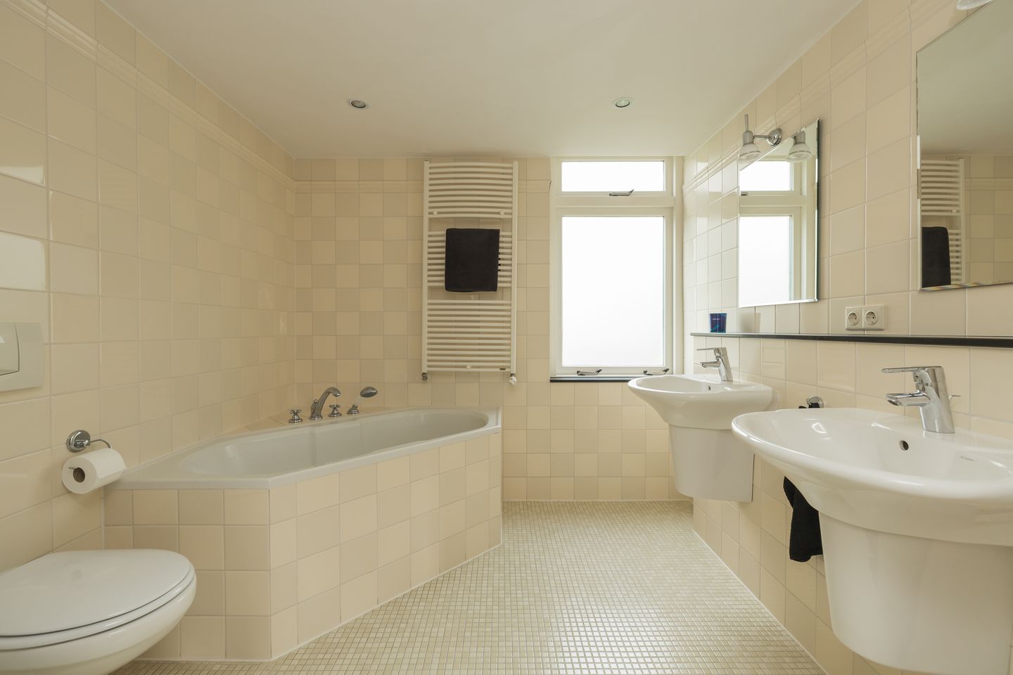 Foto 35 van Henriette Roland Holstlaan 11