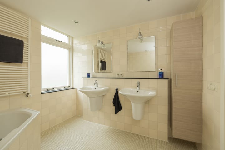 Photo 37 of Henriette Roland Holstlaan 11