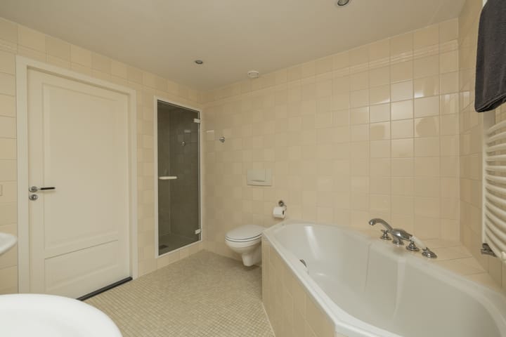 Photo 38 of Henriette Roland Holstlaan 11