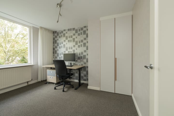 Photo 40 of Henriette Roland Holstlaan 11