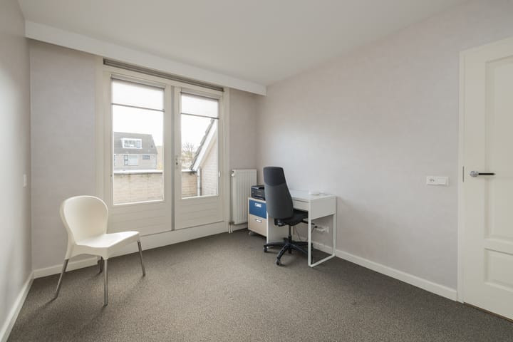 Photo 46 of Henriette Roland Holstlaan 11