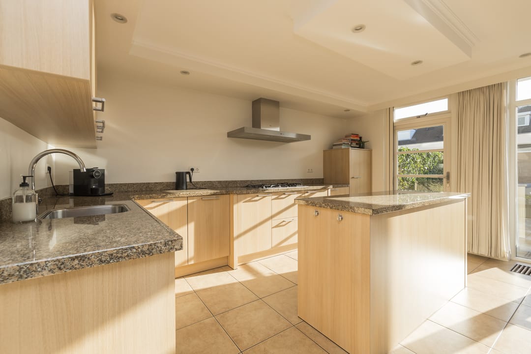 Foto 8 van Henriette Roland Holstlaan 11