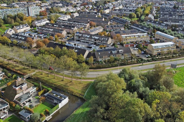 Photo 76 of Henriette Roland Holstlaan 11