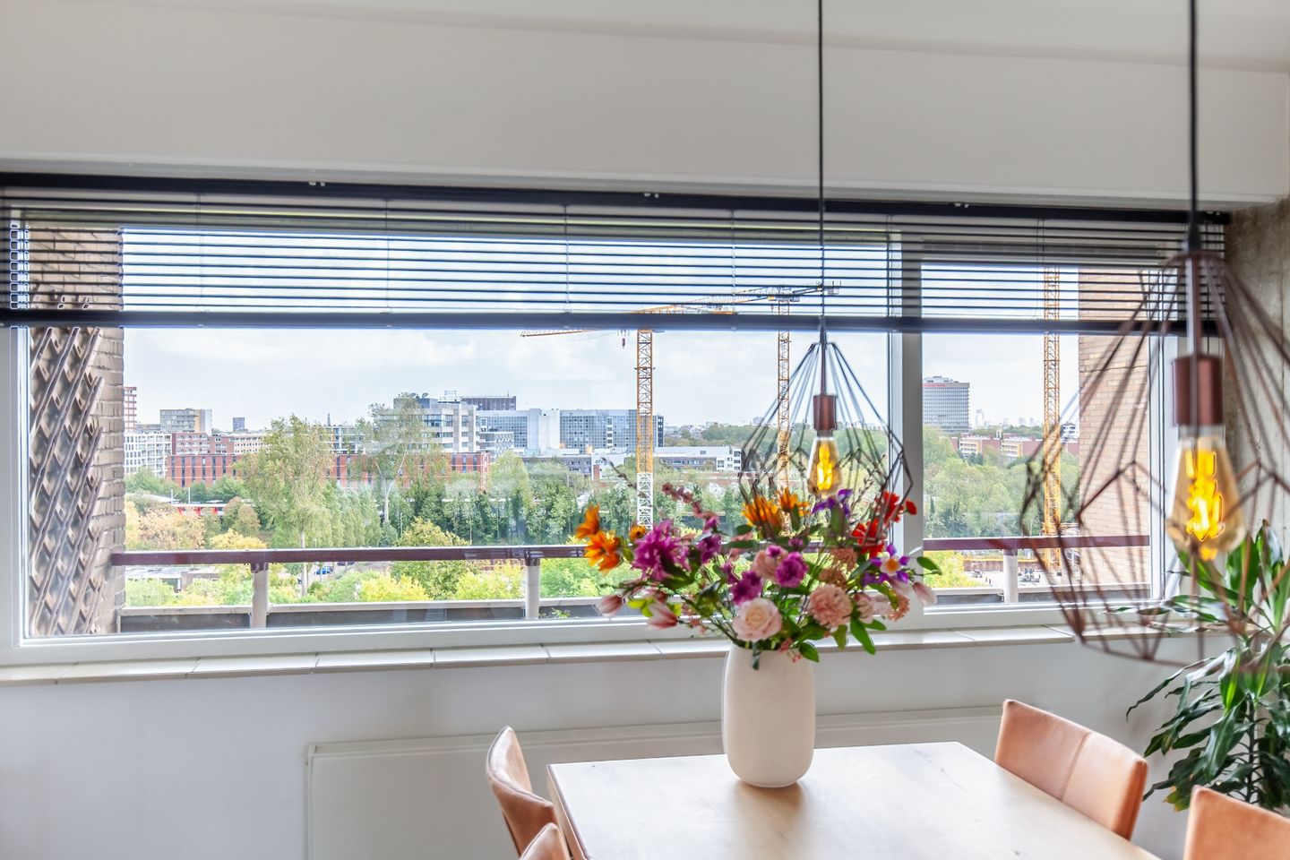 Foto 19 van Burgemeester Hogguerstraat 261