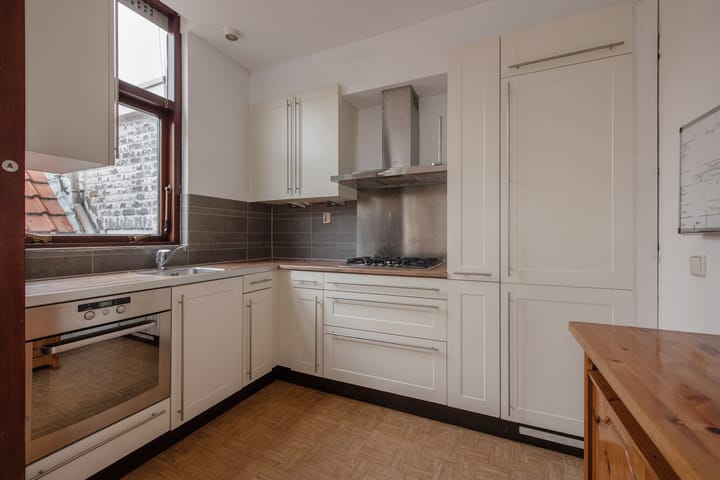 Photo 4 of Piet Heinstraat 1-B