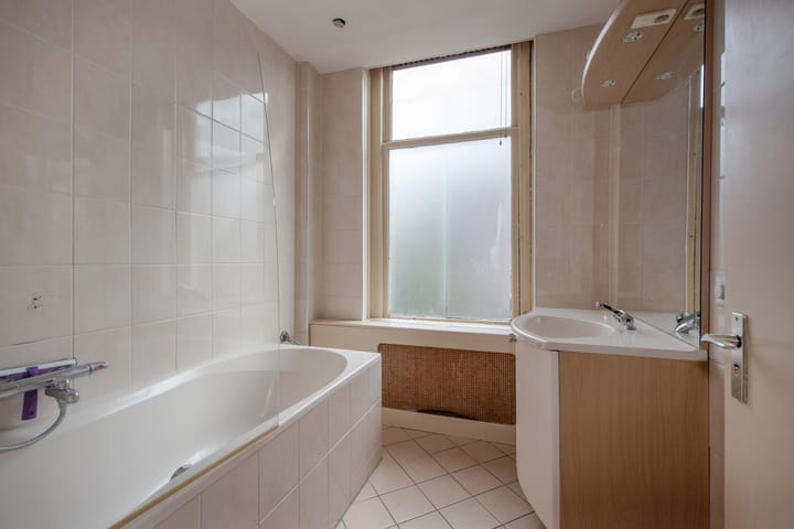 Photo 20 of Piet Heinstraat 1-B